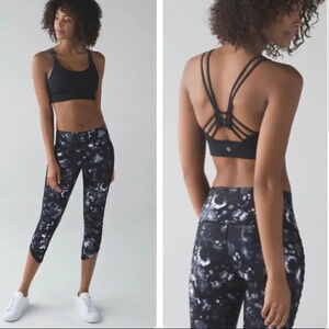 Lululemon Sunshine Salutation Crop (Full-On Luxtreme)
Dusk Dye White Black